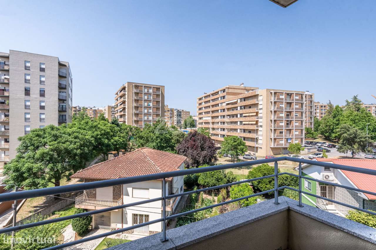 Apartamento T3 com Suíte em São Vítor, Braga-15