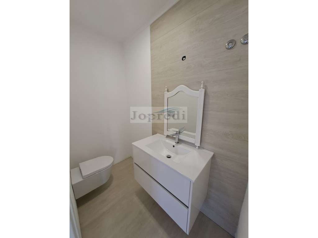 Moradia T4 na Aroeira-11