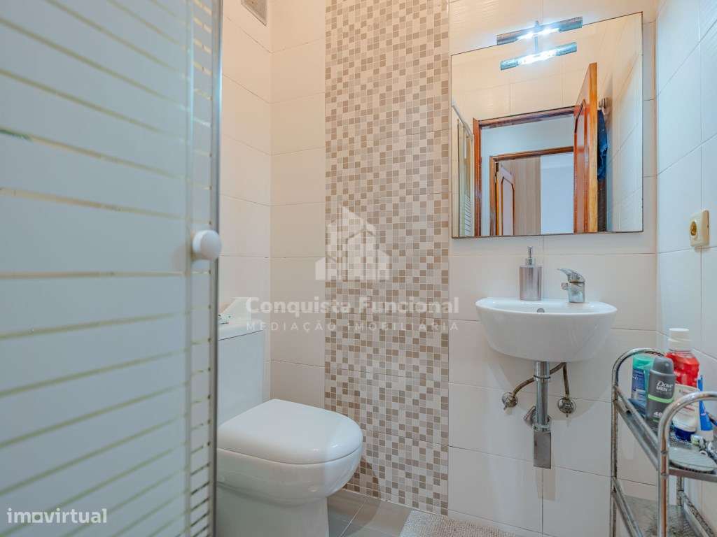 Apartamento T3 situado na zona de Mafamude-21