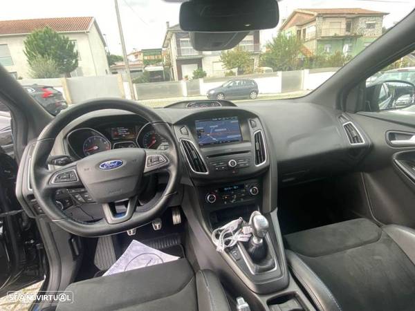 Ford Focus 2.3 EcoBoost RS - 18