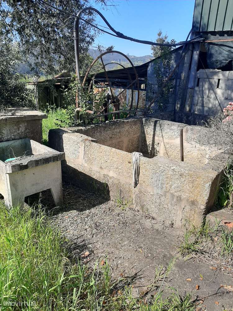 MORADIA E TERRENO CENTRO SÃO MARTINHO RECEZINHOS PENAFIEL-18
