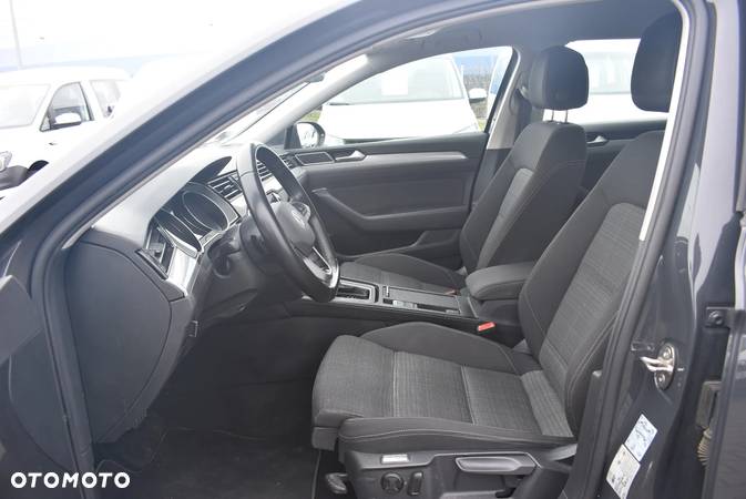 Volkswagen Passat 2.0 TDI EVO Business DSG - 10