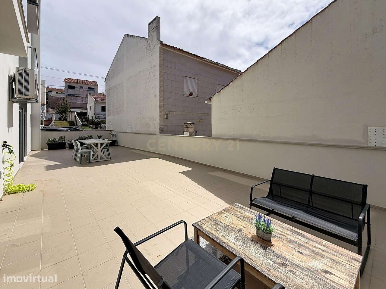 Apartamento T2 em Nazaré, Leiria - Oportunidade Única!-52