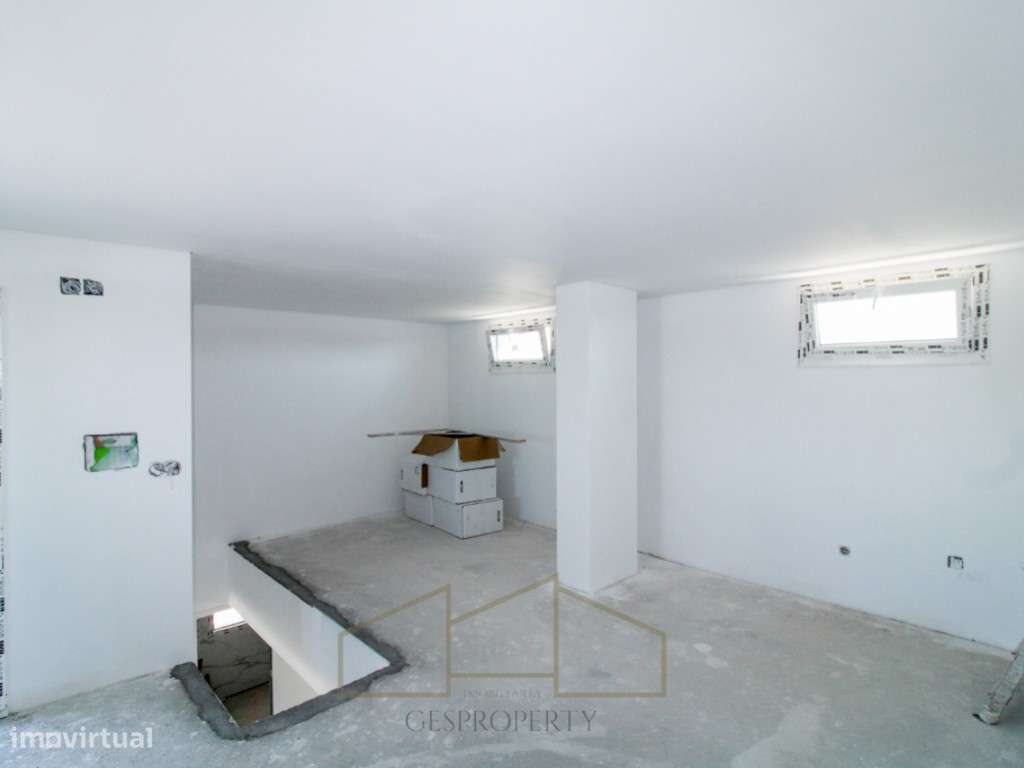 Apartamento T3 Duplex em Pinhal Novo-23