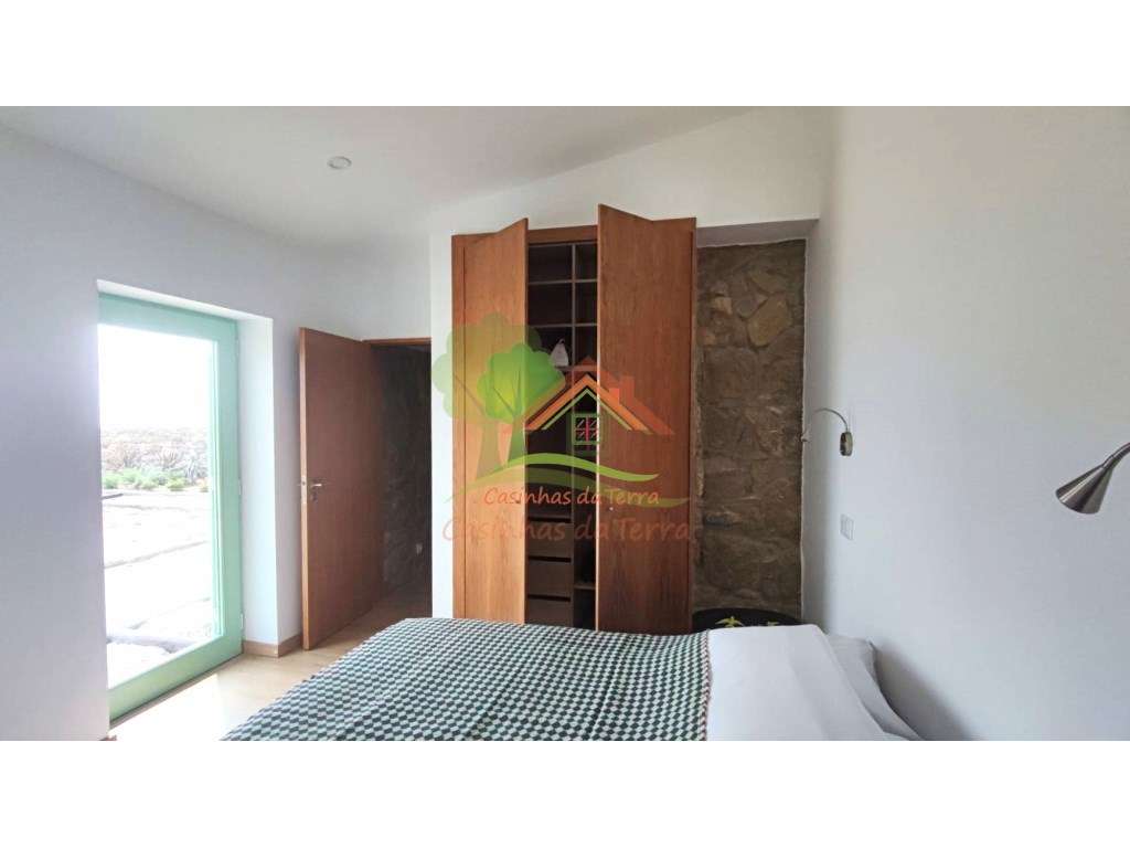 Terreno rústico com vista de mar e casa-10