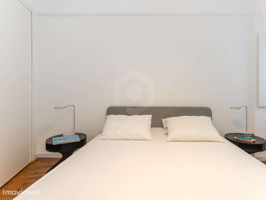 Predio no centro historico do seixal-18