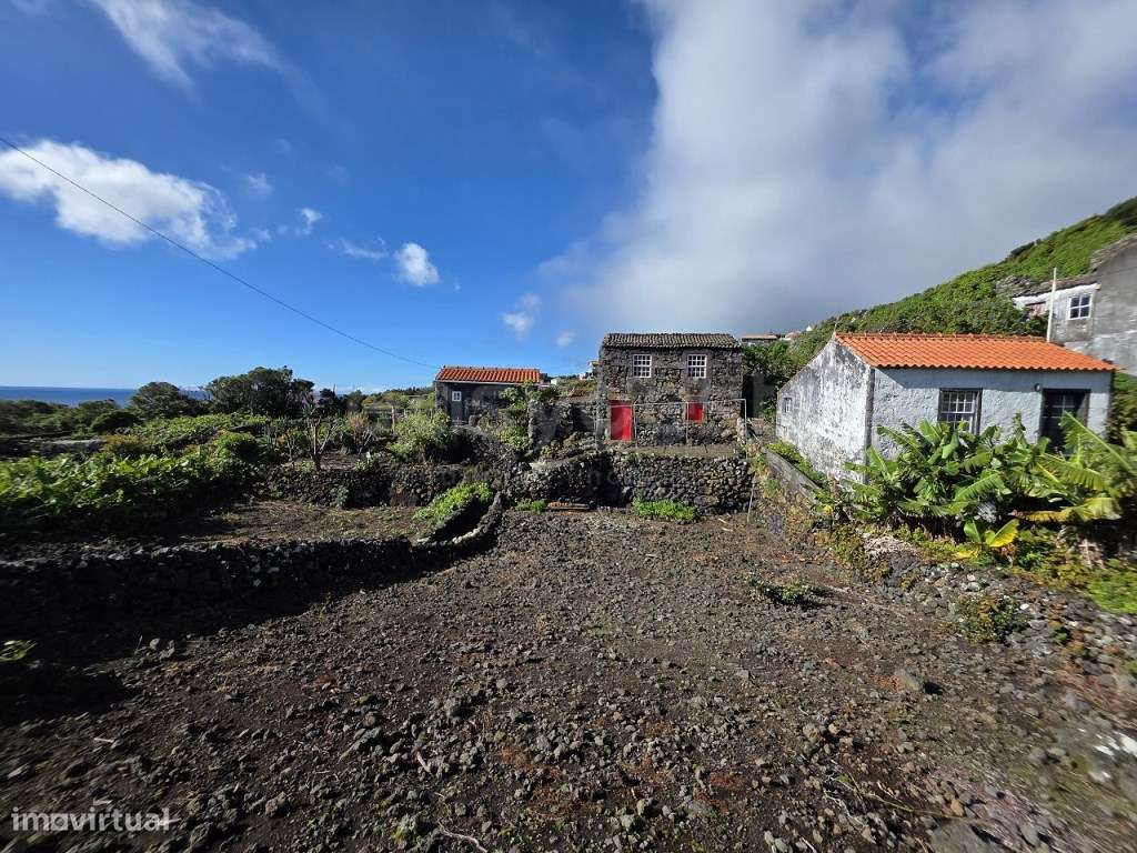Antiga adega a 400 m da Poça das Mujas - Grande imagem: 3/11