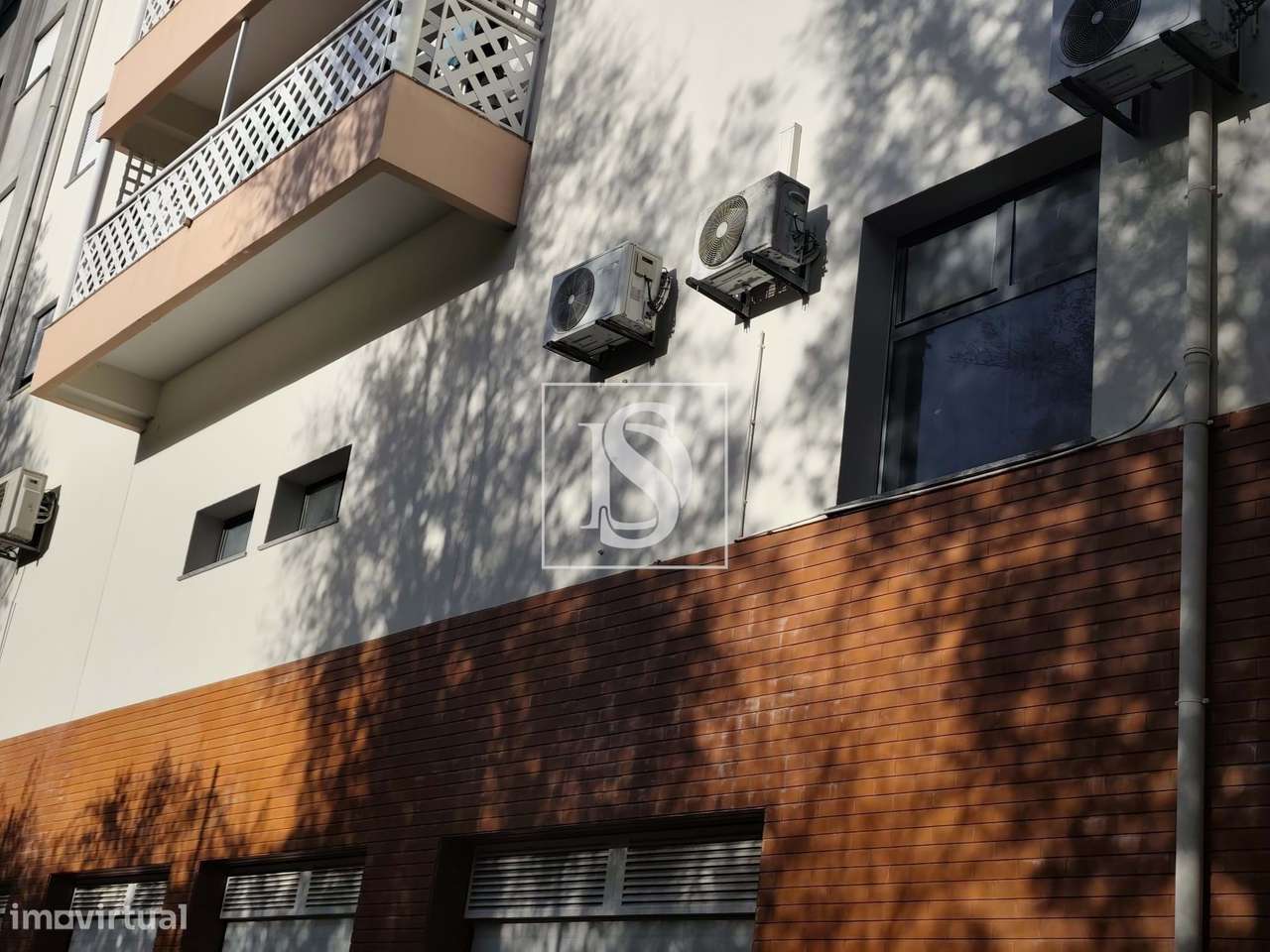 Espaço Comercial com autorização para Habitação | Zona Alta de Torres-12