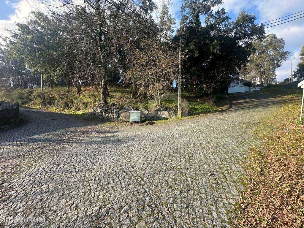 Vende-se terreno de construção com 7.000 m2.-9