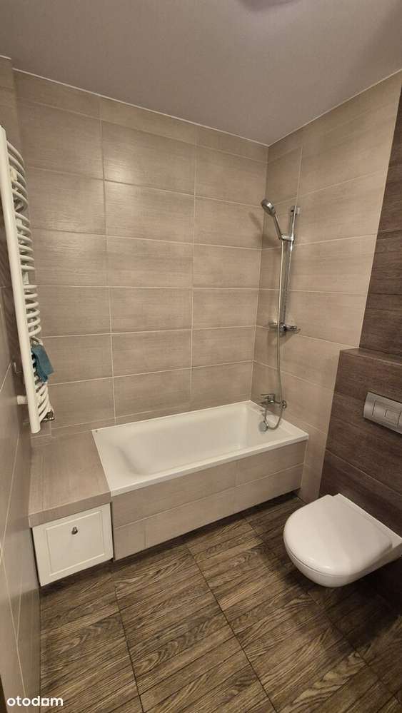 dwupoziomowe z ogródkiem i garażem na Plewiskach-13