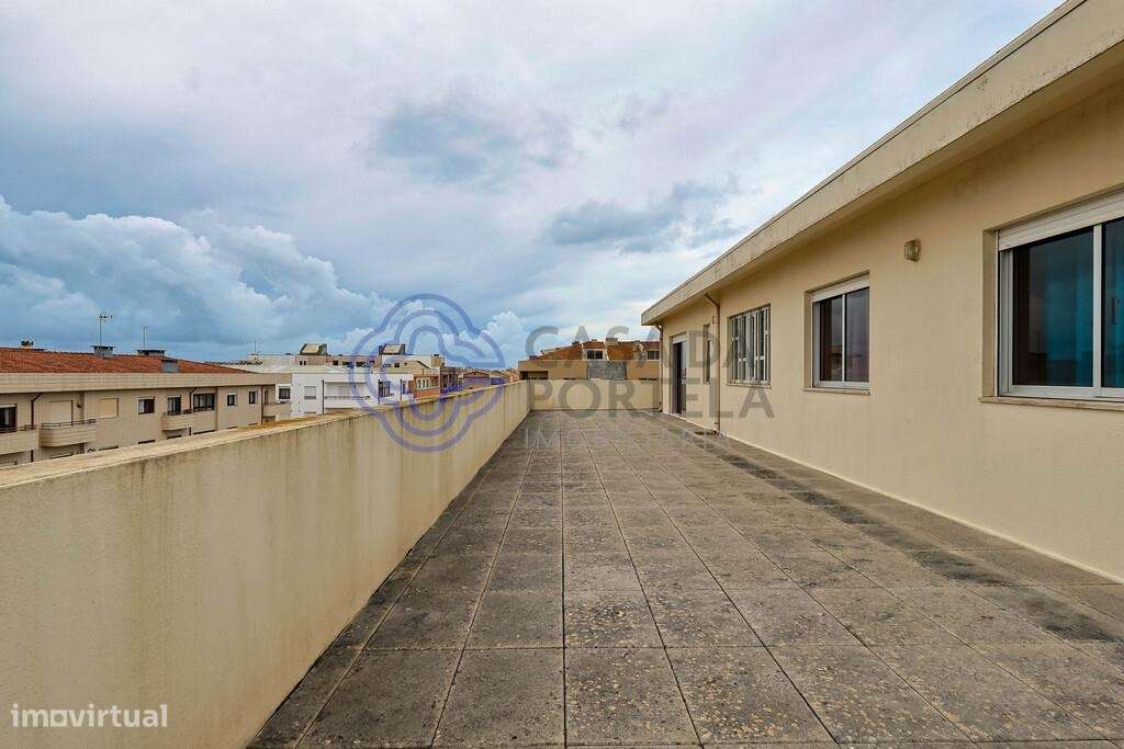 Apartamento T3 no Furadouro, com áreas generosas, com terraço e lugar - Grande imagem: 4/42