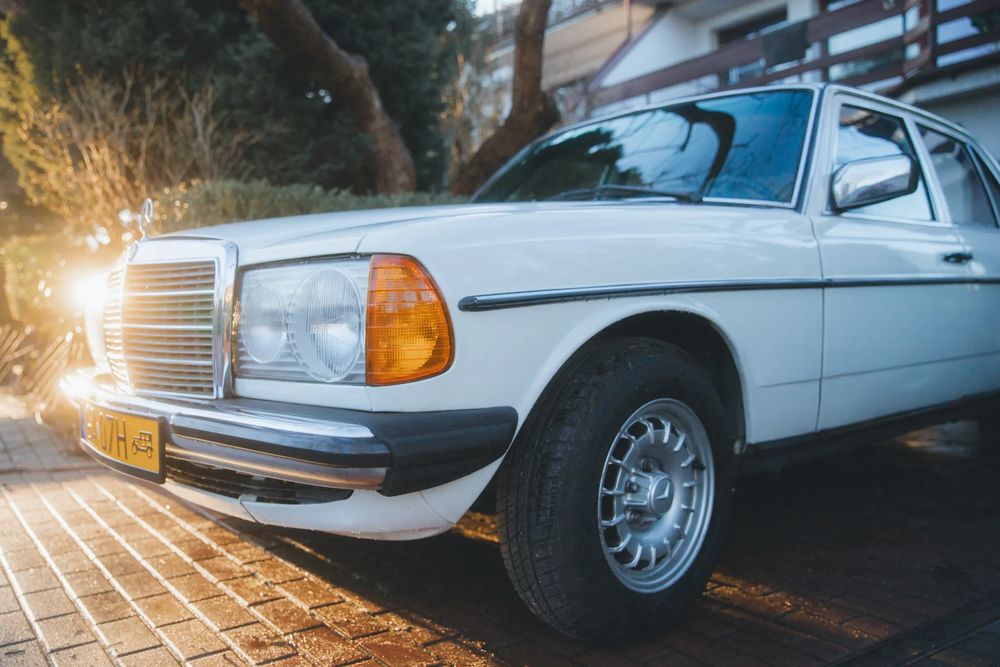 Mercedes-Benz E 1983
