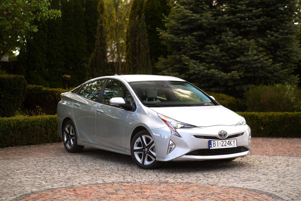 Toyota Prius IV (Hybrid) Executive 2016