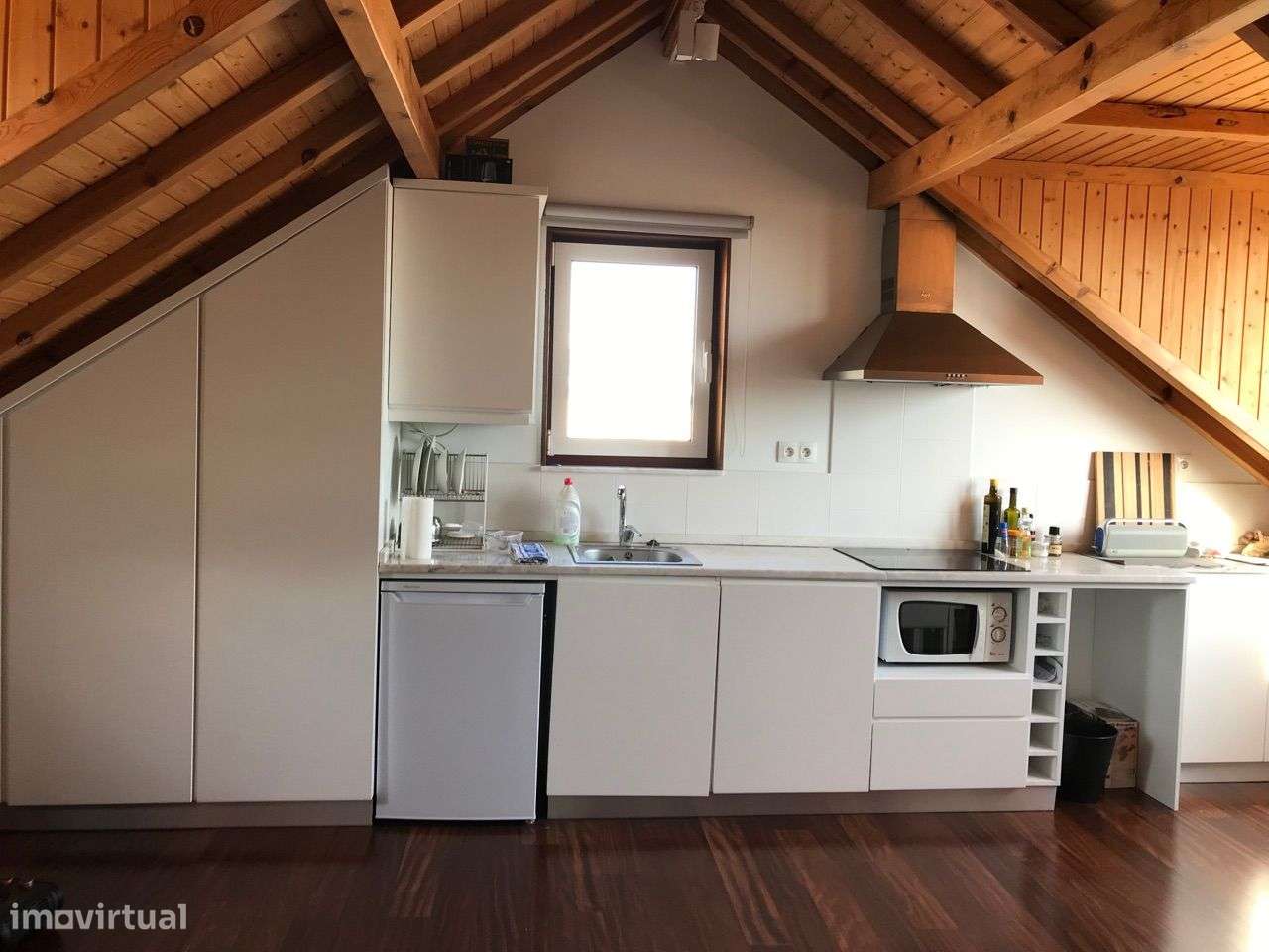 Luminoso T1 remodelado em Alcântara / Bright one bedroom apartment - Grande imagem: 4/12