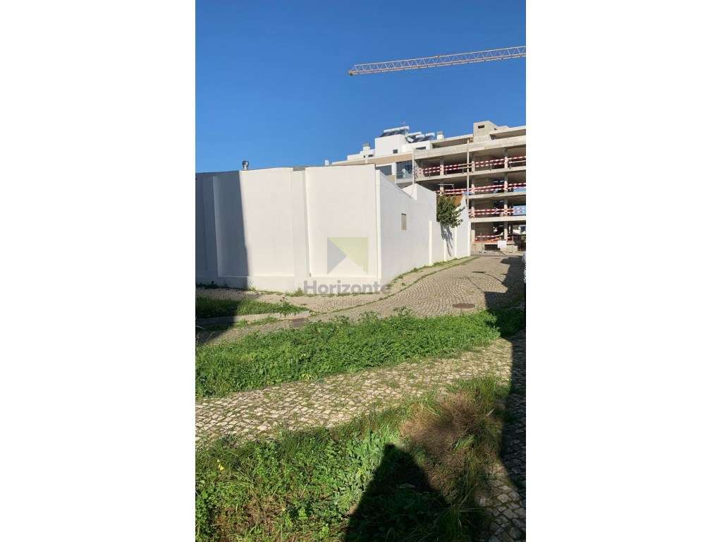 Terreno Urbano no Centro do Montijo para Prédio de 4 Andares-22