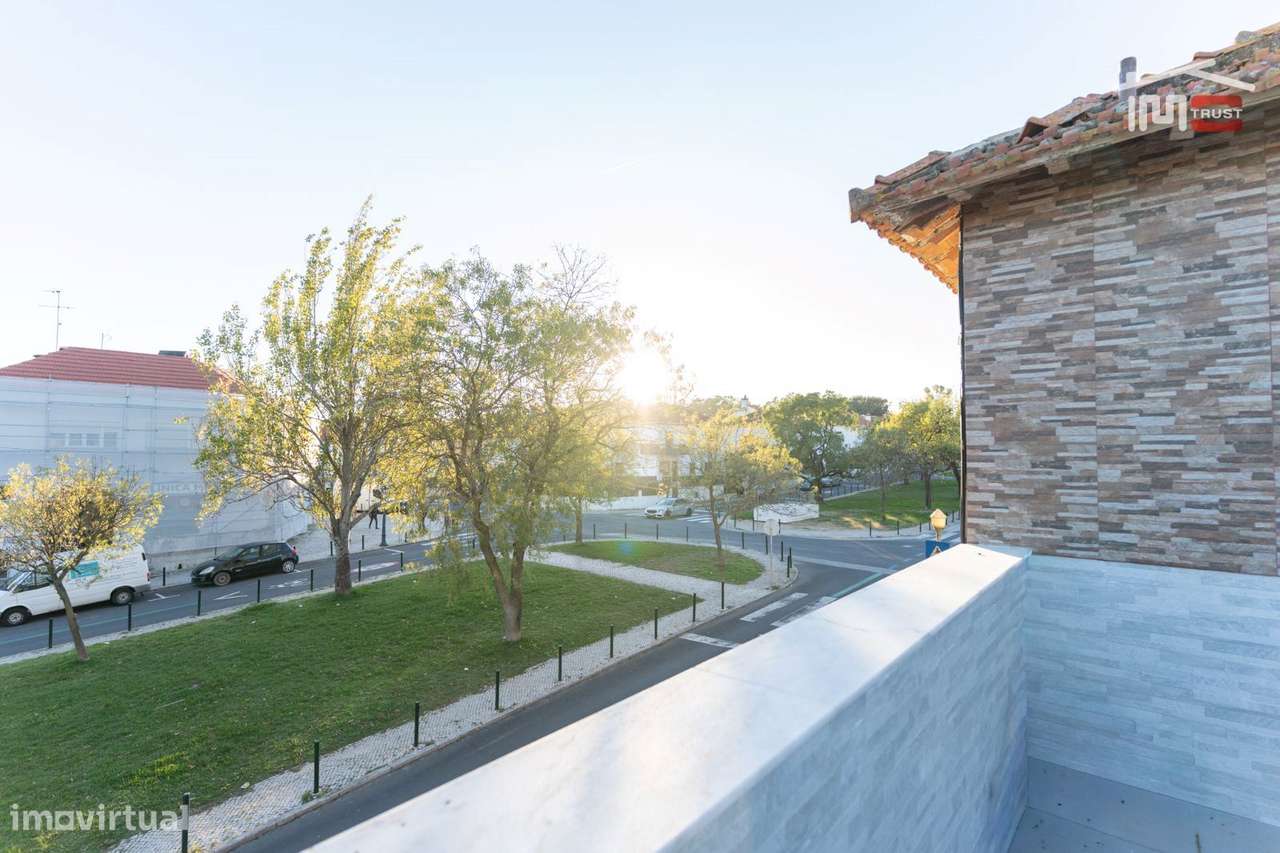 OPORTUNIDADE INVESTIMENTO - APARTAMENTO T4 CONVERTIDO EM T5 COM TER...-9