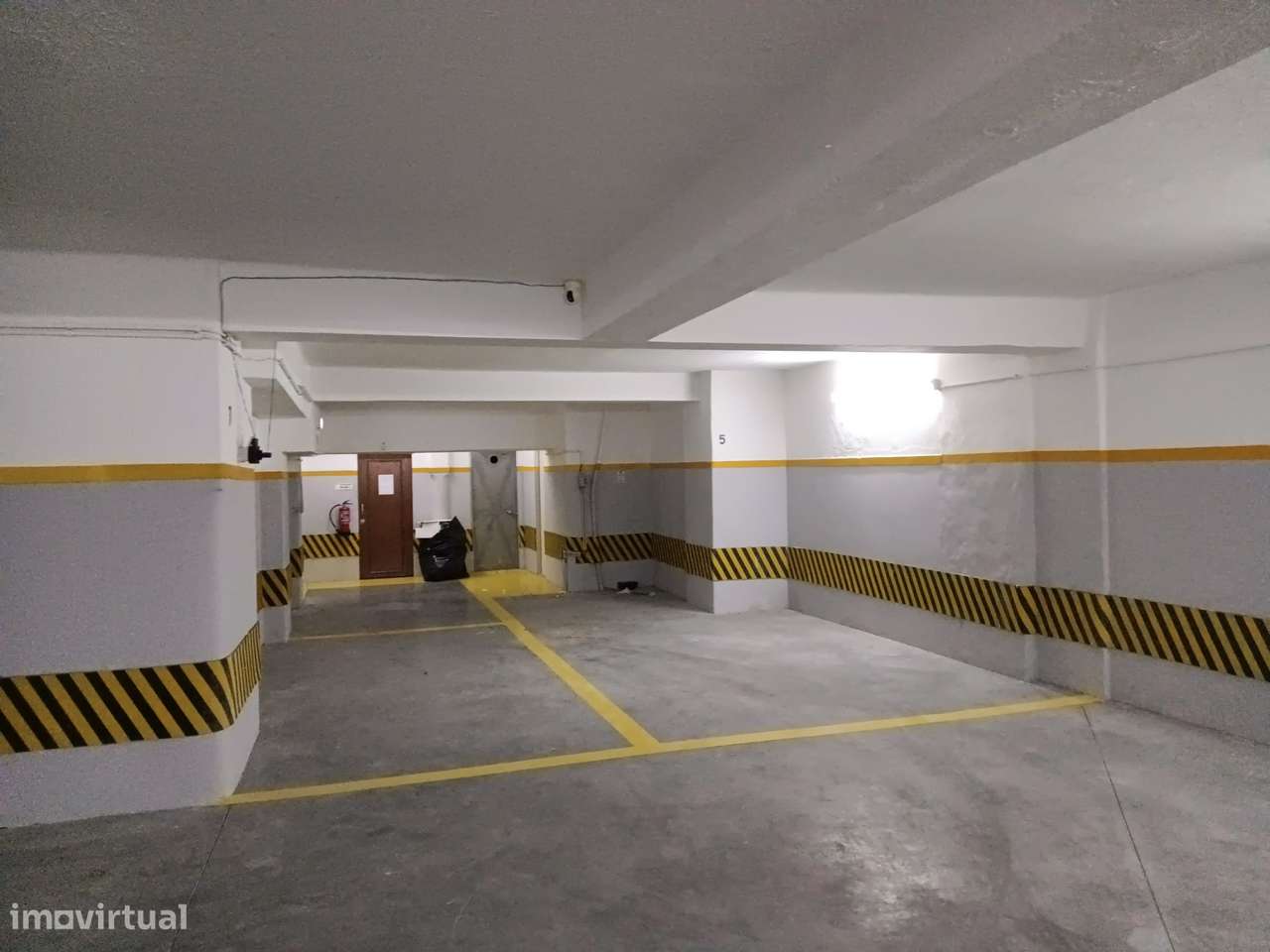 Garagem com 435 m² para 20 viaturas – Rua Duque de Palmela, Lisboa-3