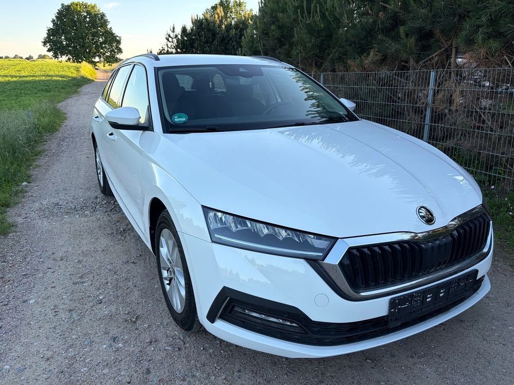 Skoda Octavia IV (2020-) 1.5 TSI e-TEC DSG Ambition 2022