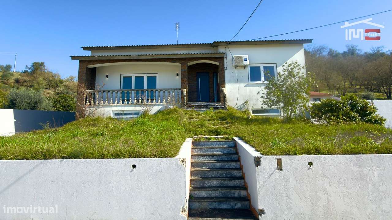 Moradia Isolada T3 Renovada c/ Garagem, Suite, Coz. Equipada, Água ... - Grande imagem: 2/33