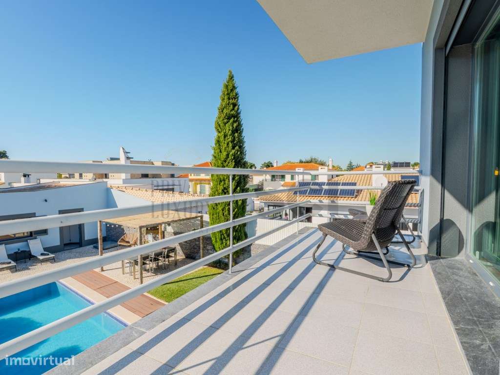 Moradia Independente T4 com piscina em Azeitão| Lote 857m2-51