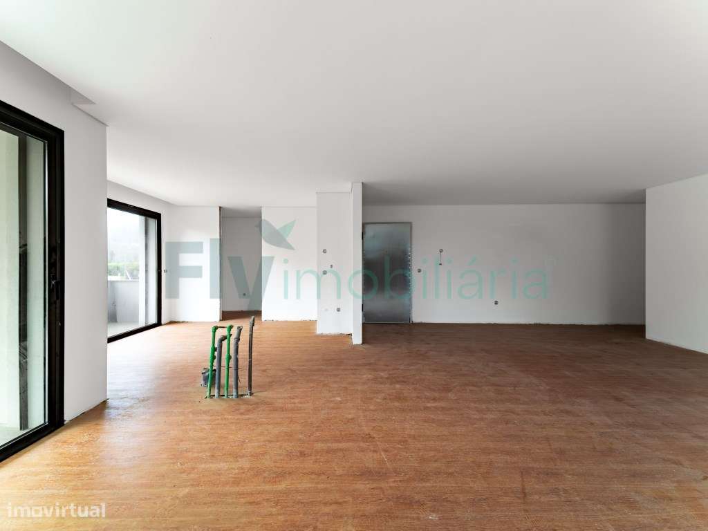 Apartamento T3 com Excelentes Áreas em Zona Central de Lousada - Grande imagem: 4/60