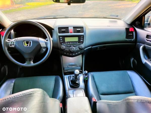 Honda Accord 2.0 Comfort - 14