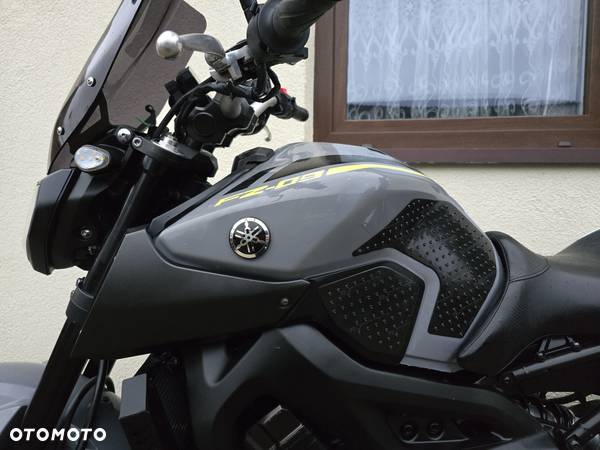 Yamaha MT - 21