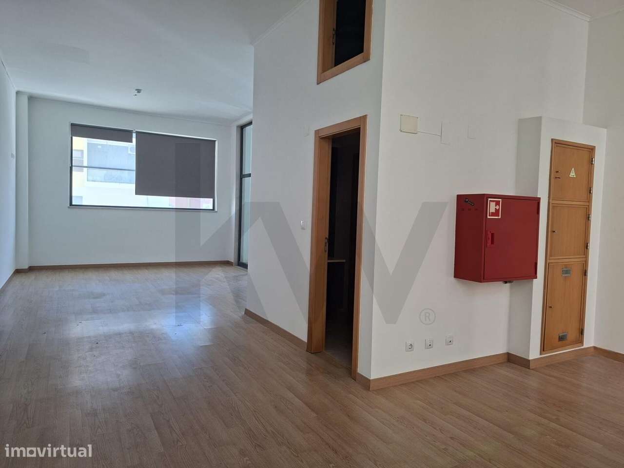 Loja em Santo António dos Cavaleiros - O espaço certo para fazer cresc - Grande imagem: 4/18