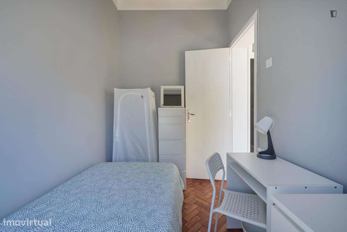 Quarto - localizado em Saldanha Lisbon - Grande imagem: 5/7