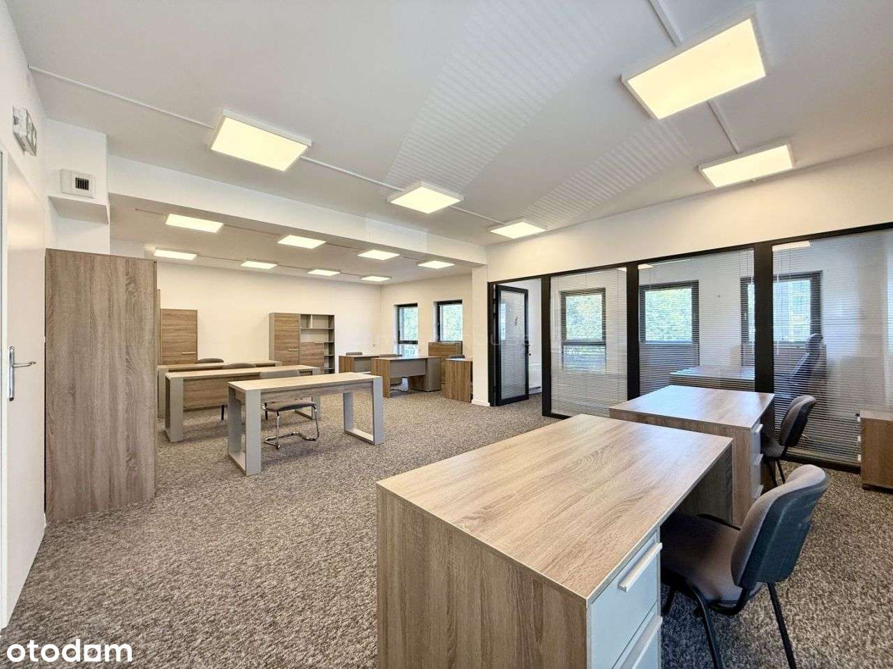 Gotowe umeblowane biuro, klimatyzacja, winda, 1p. - Pełny obrazek: 2/13