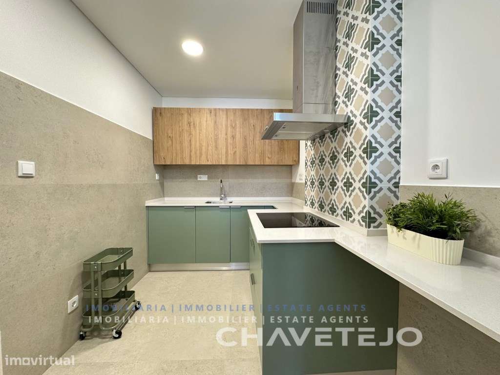 T2 Renovado situado no centro histórico de Tomar. - Grande imagem: 4/17