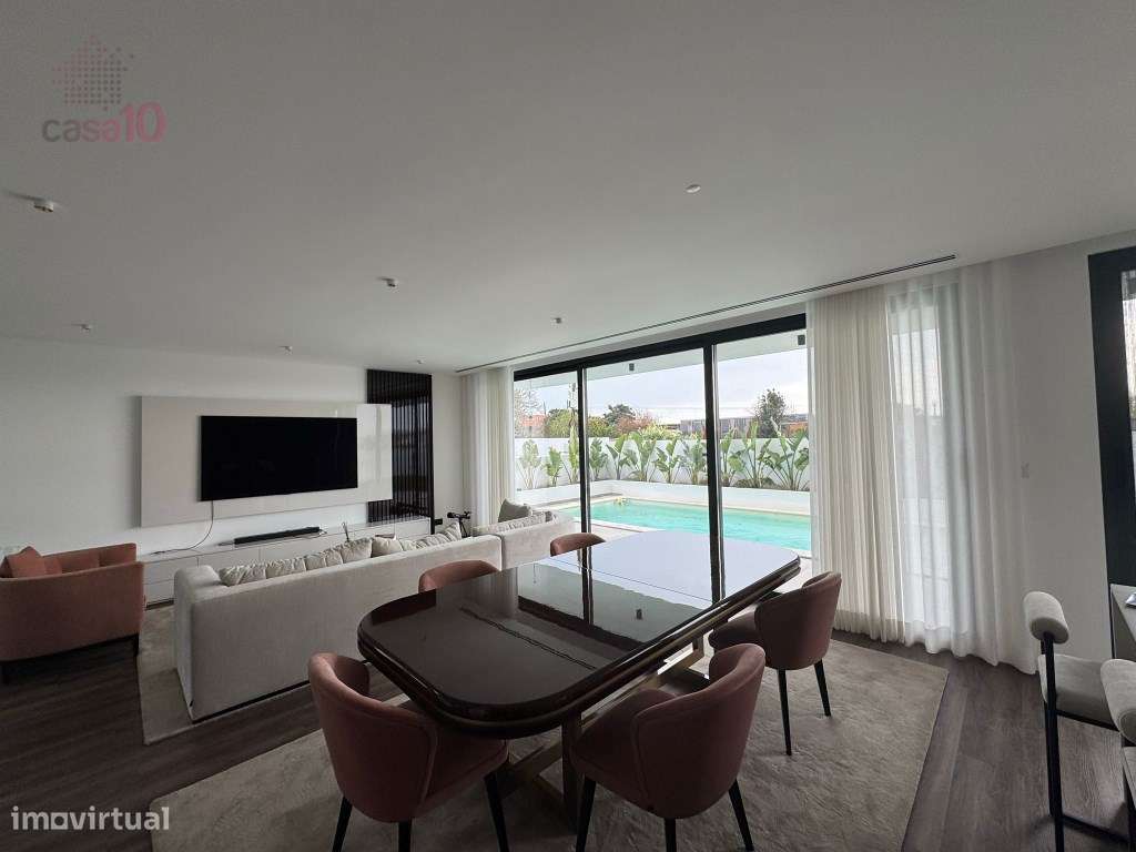 Moradia V4 com piscina para venda em condomínio fechado em São Fran... - Grande imagem: 2/6