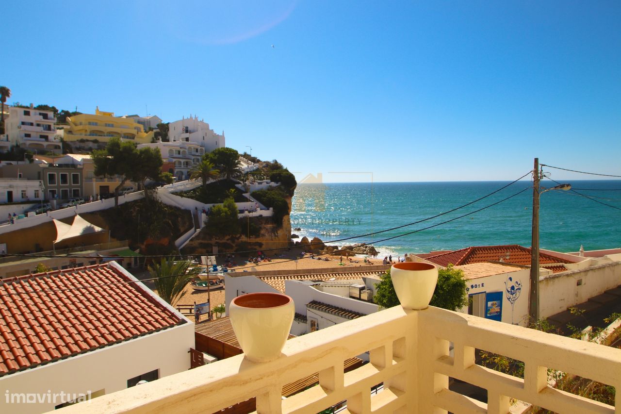 Para venda, restaurante/bar com vista mar e alojamento no coração de C