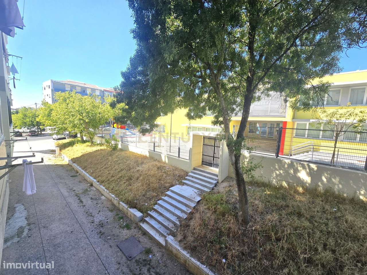 Apartamento T3 com varandas e arrecadação-22