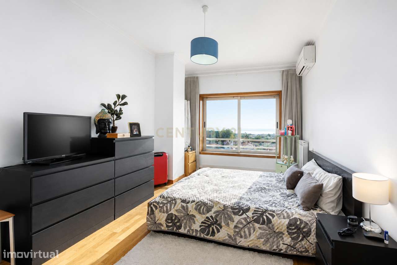 Penthouse T2 com Terraço e Vista Mar em Arcozelo-13