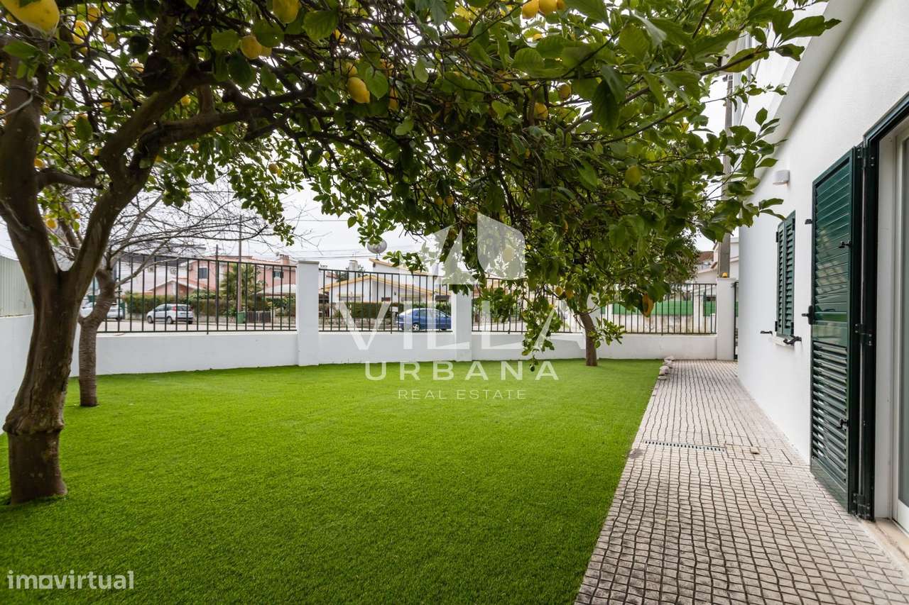 Moradia T3 +1 com Garagem localizada numa zona tranquila em Belverde-39
