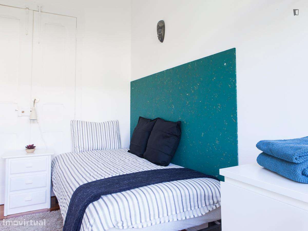 Quarto - localizado em São Sebastião Lisbon - Grande imagem: 2/20