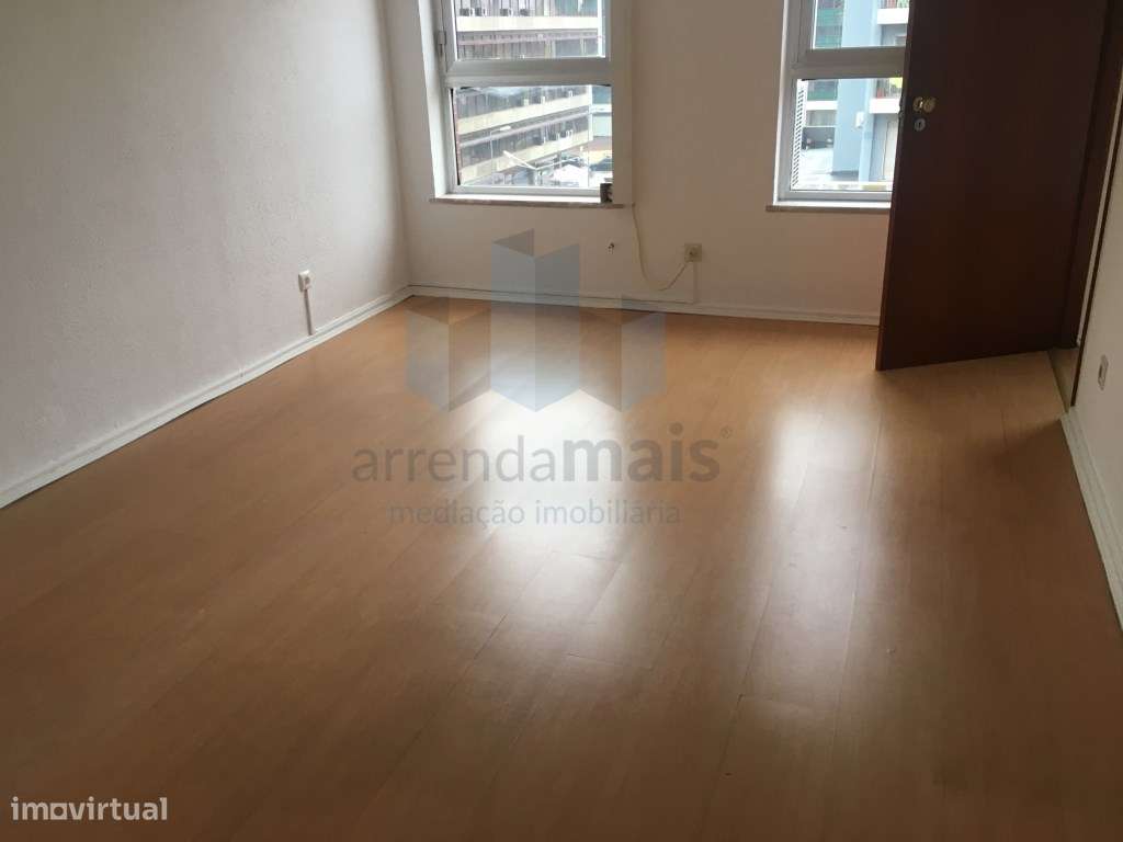 Escritório, Avenida Fernão de Magalhães - Grande imagem: 4/6