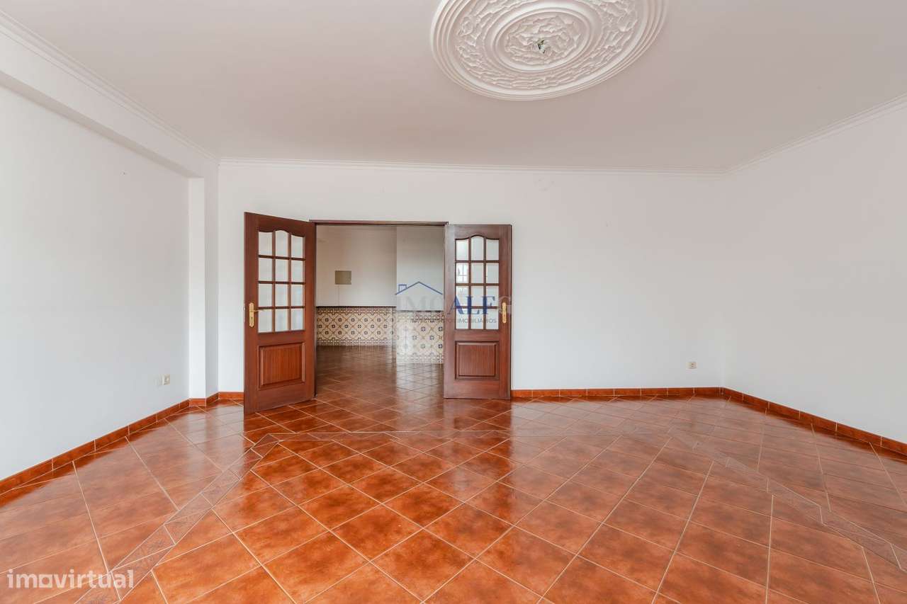 Moradia T7 com terreno perto de Vila Franca de Xira-13