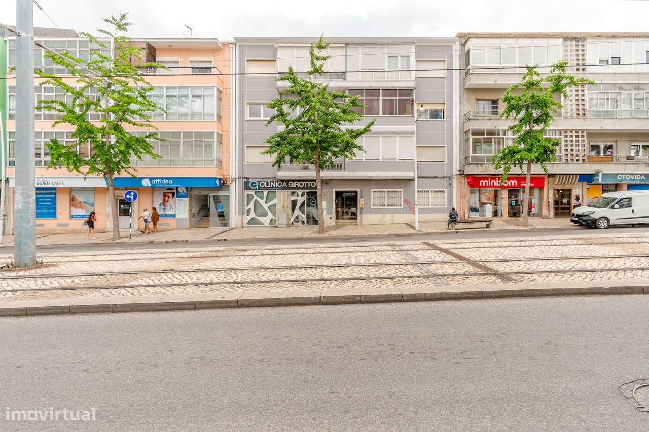 Apartamento T2 Mobilado no Centro de Almada – Excelente Localização-30