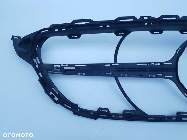 Mercedes W205 C LIFT Grill Atrapa - 4