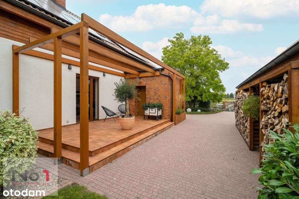 Wygodny dom dla dużej rodziny na dużej działce.-14