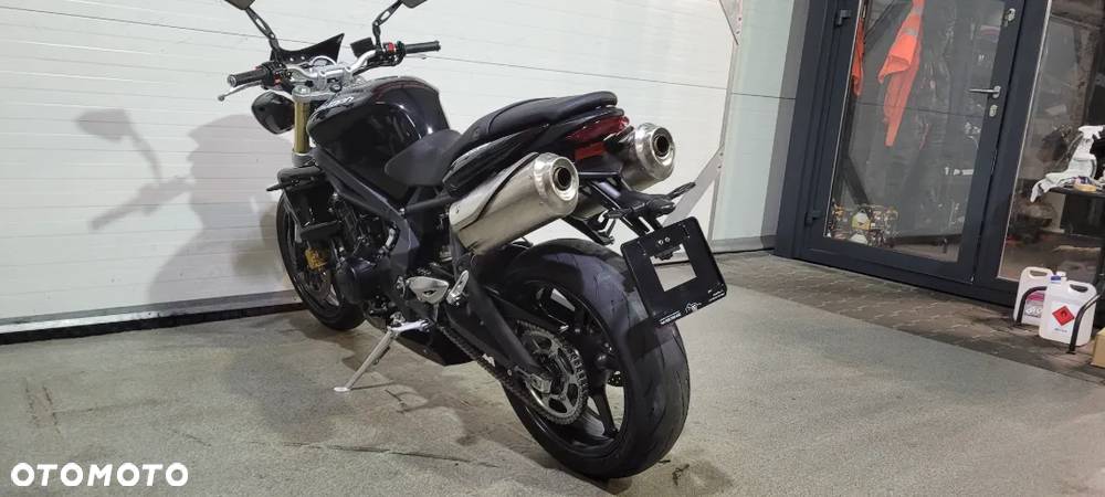 Triumph Street Triple - 29