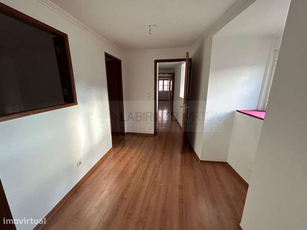 Vende-se T2 na Graça - Lisboa - Grande imagem: 3/9