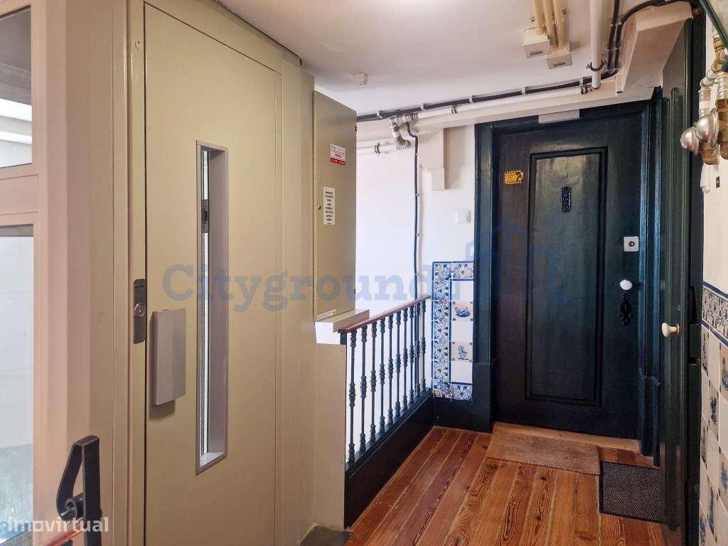 Apartamento T2+2 no Largo do Carmo-15