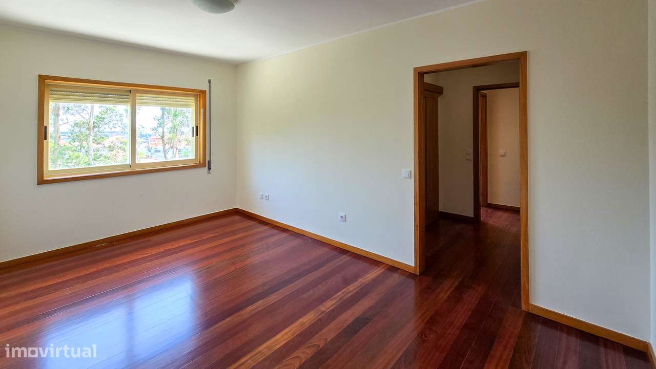 T3 Duplex Remodelado em Cond. Fechado -  São Félix da Marinha / Granja-11