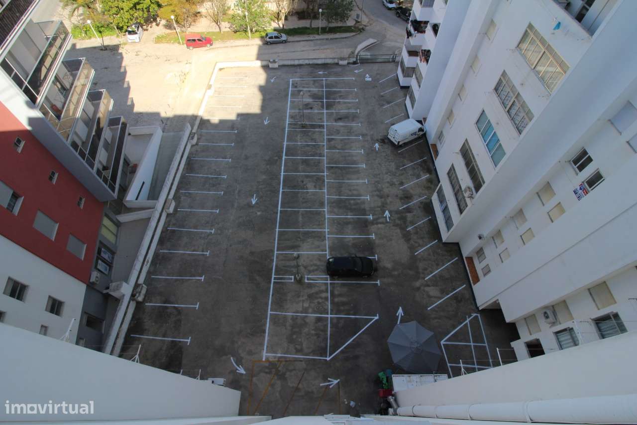 Armação de Pêra, T1 Renovado, Frente LIDL com Estacionamento Privado - Grande imagem: 3/4