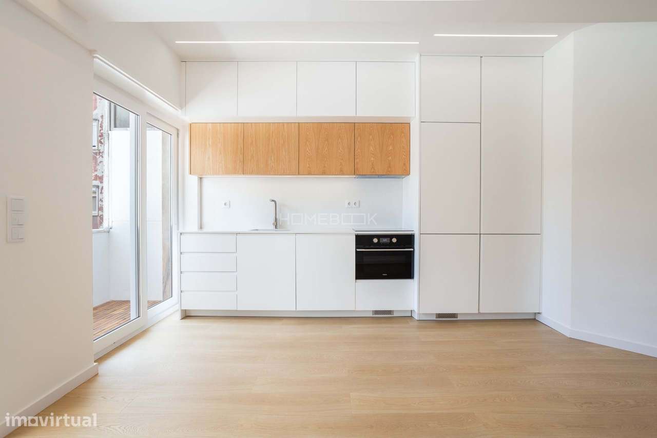 Apartamento T2 renovado na Graça-4