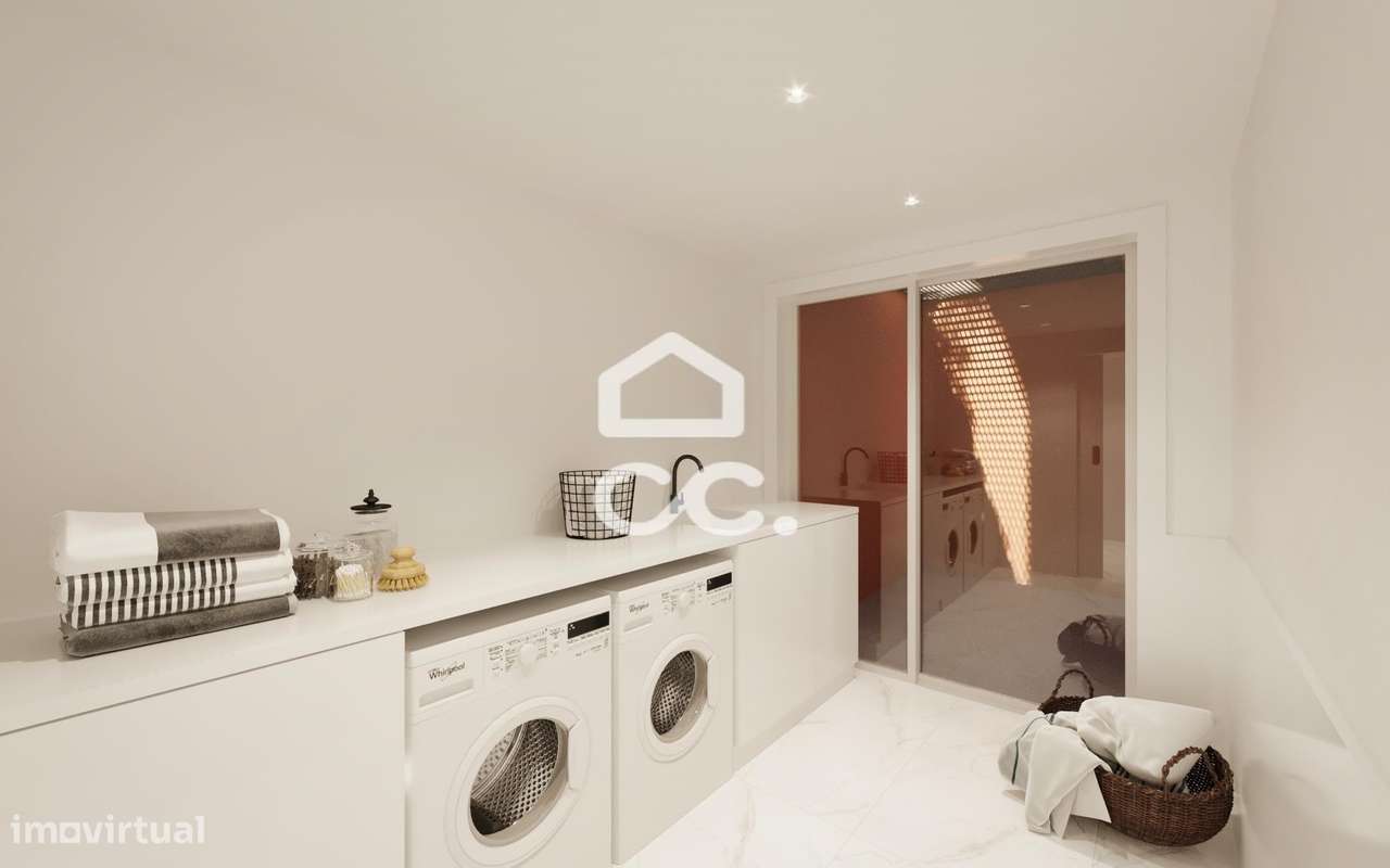 Moradia com projeto aprovado para T4 de luxo, na Foz Velha, com garage-29