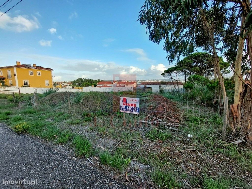 Terreno para construção entre a praia e a cidade